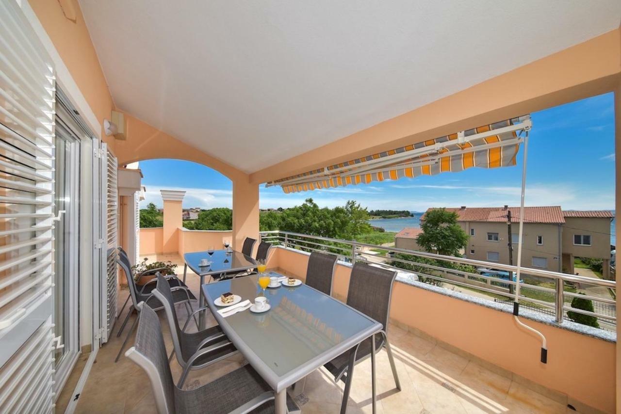 Apartments Medanic - Private Pool Privlaka  Exterior photo
